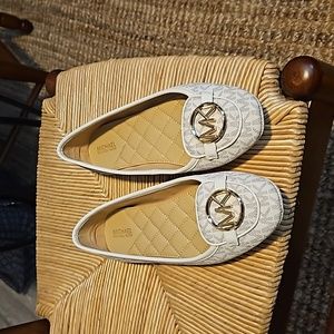 Michael Kors Vanilla Signature Flat Shoes  -Size 8.5M